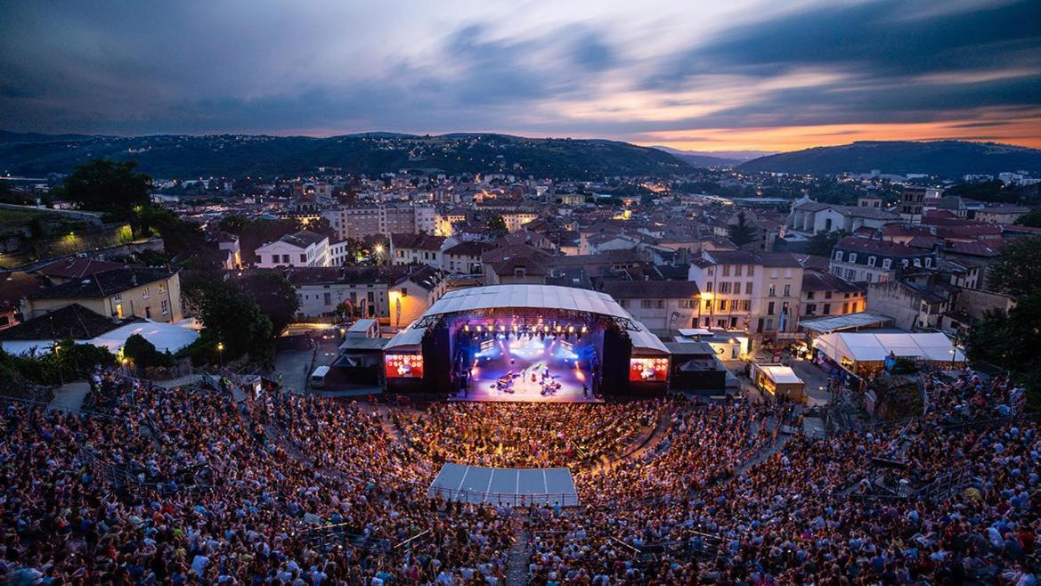 L'Appartement Du Temple A Vienne ภายนอก รูปภาพ